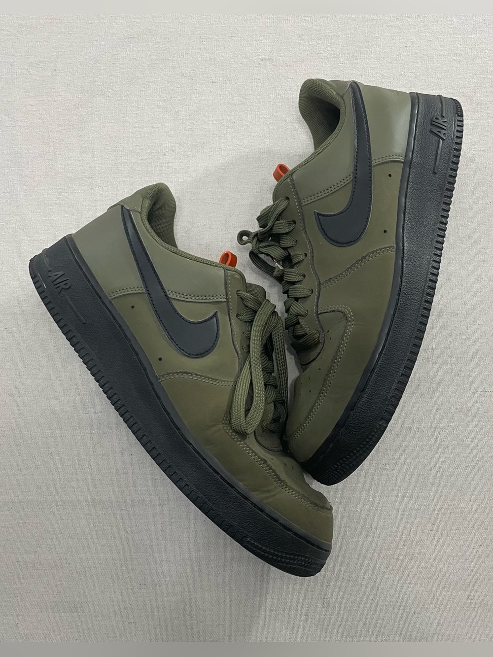Nike Air Force 1 Low Medium Olive Black Orange BQ4326-200 Men's Size 10 Sneaker